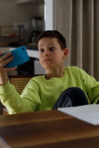 teknoloji, yalnızlık, mehmet dinç, 